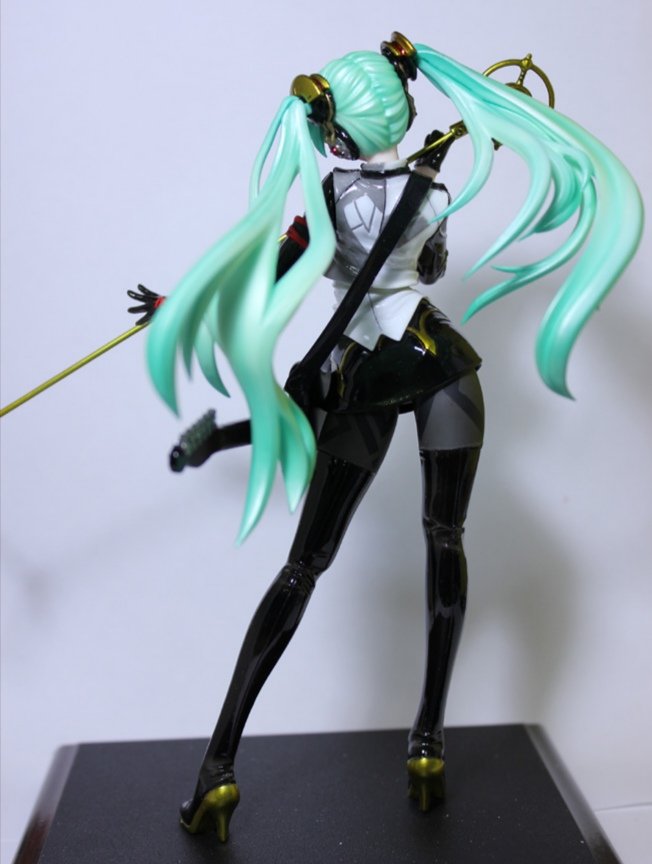 AGITATION MIKU!! such a shame shes a garage kit i love her sm