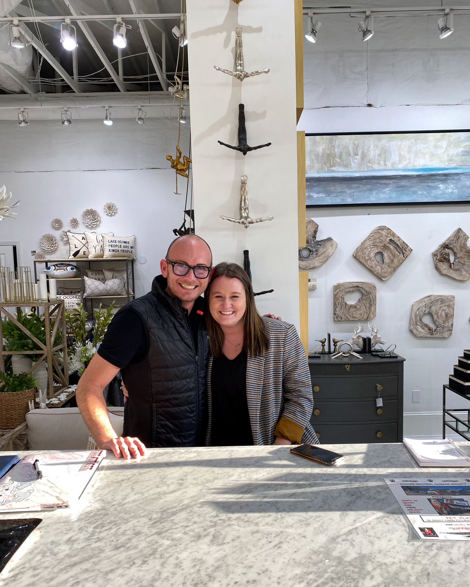 BTTDesign's tweet image. Shop with the Calvin and Emma 🛍️  They are here to help you find the perfect gift for the ones you love and to find the items to create your dream home ✨ 

#BTT #BendTheTrend #LakeOconee #Greensboro #HomeDecor #InteriorDesign