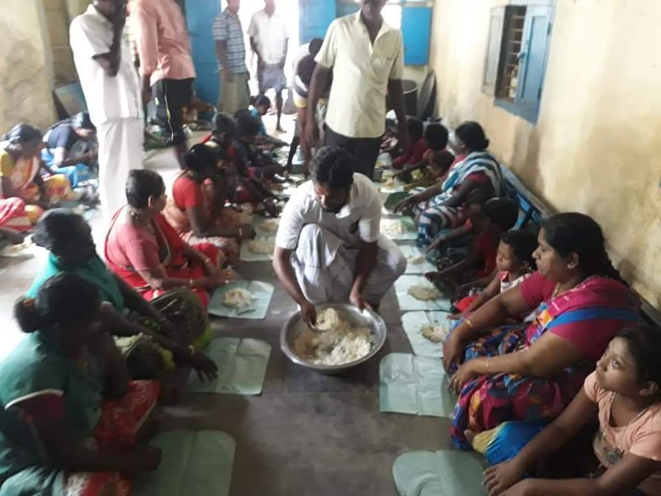 tmmkhqofficial's tweet photo. திருவாரூர் அடியக்கமங்கலம் தமுமுக சார்பாக மழையினால் பாதிக்கப்பட்ட 500க்கும் மேற்பட்டவர்களுக்கு உணவு வழங்கப்பட்டது.
#TMMKRescueTeam #puravicyclone
@jawahirullah_MH @news7tamil https://t.co/YrHXCPFfaG
