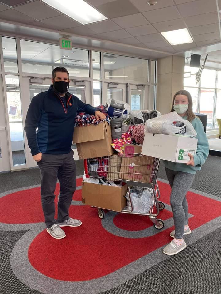 boonestuco_'s tweet photo. THANK YOU to everyone who participated in the blanket drive! Together we raised a total of 100 blankets! https://t.co/I3W6QX8VGE