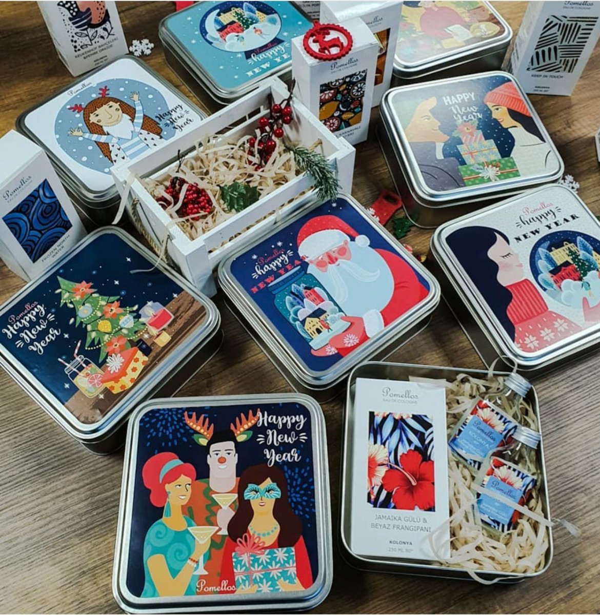 Pomellos Yeni Yıl Paketleri hazırlanıyor! Çok yakında.. 🎅🌲🎅🌲
#Pomellos  #yeniyıl #kolonya