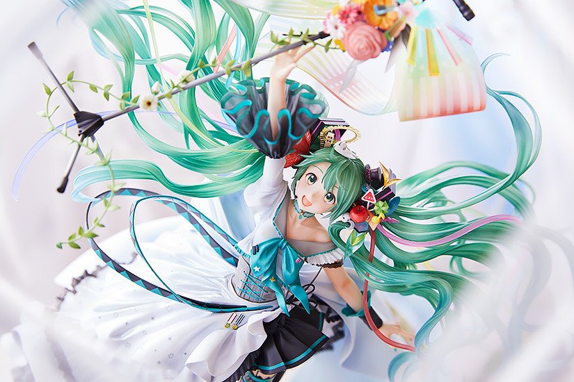 MEMORIAL DRESS MIKU!! shes so cool!! i love the little references she has
