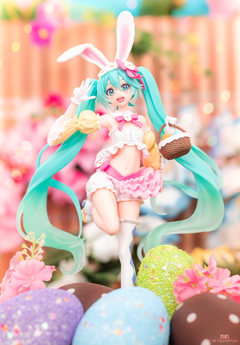 2ND SEASON SPRING MIKU!! AAAAA shes so cute i love her