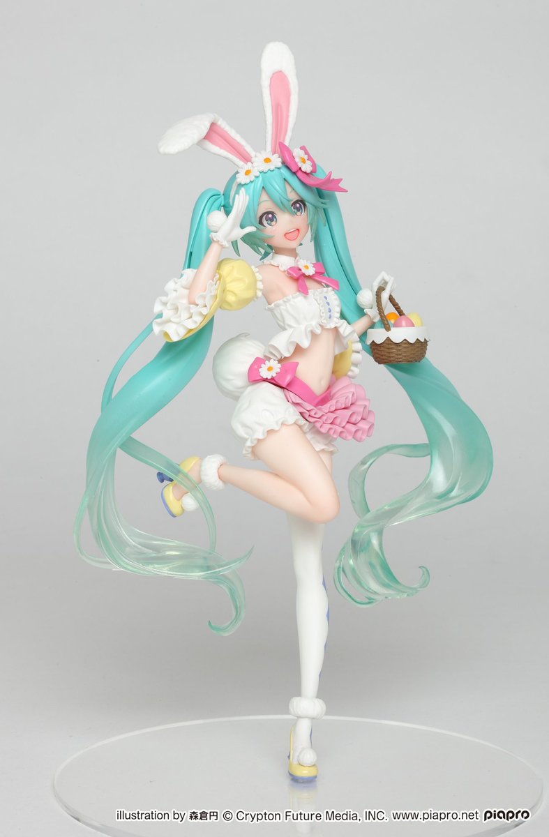 2ND SEASON SPRING MIKU!! AAAAA shes so cute i love her
