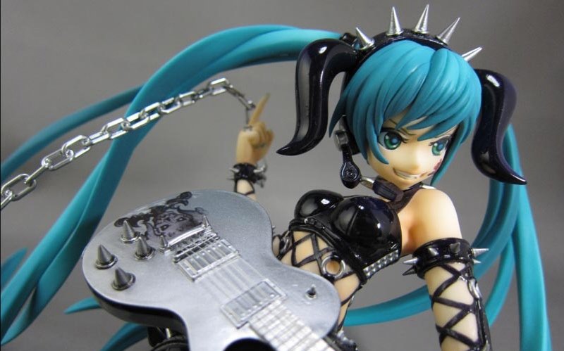 last but absolutely not the least, PUNK MIKU!! my absolute favorite miku figure of all time i love her sm