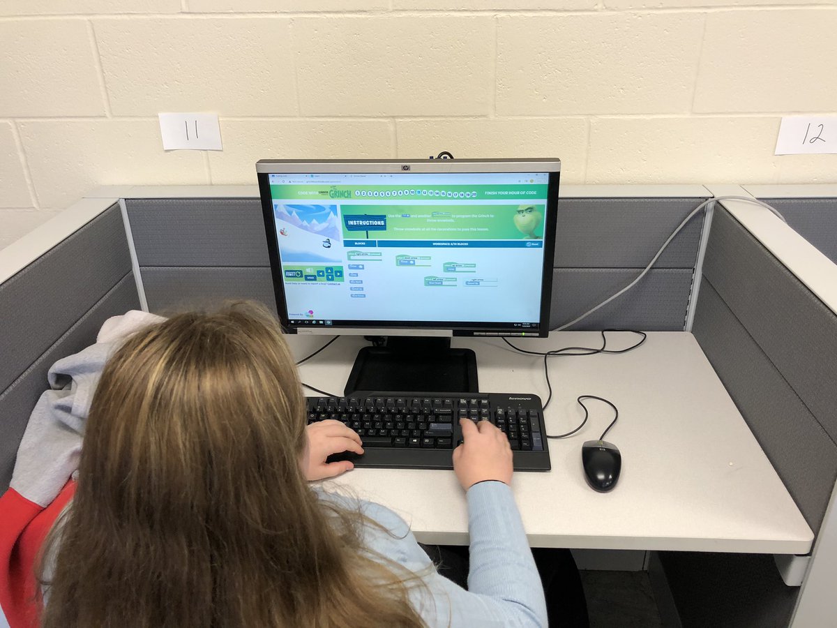 MrMcDonaldNL's tweet image. Day two of Computer Science Education Week. Students were actively engaged and wanting to learn! #CodeWithTESIC