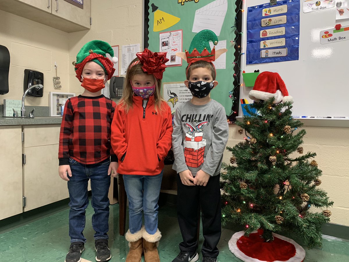 cm_ebs's tweet photo. Kicking off our 12 Days of Christmas spirit days with holiday headgear! @JonestownElem https://t.co/QZkwnBGZ0h