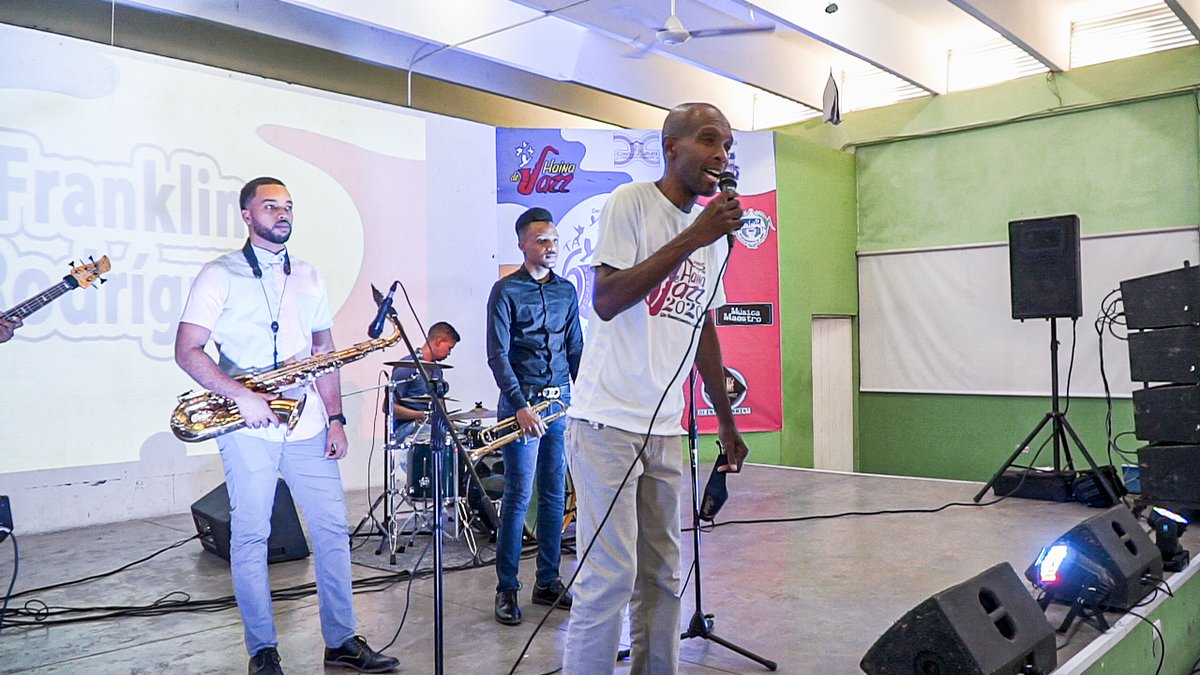 Refidomsa's tweet photo. El aula cultural de la Fundación Refidomsa fue escenario para la sexta versión del concierto “Haina Jazz”, que contó con la música de la banda Hermanos Martes, el multi-instrumentista Paul Austerlitz, el guitarrista Juan Guivin y la cantante italiana Verónica Largiú. https://t.co/hKln3FcRvc