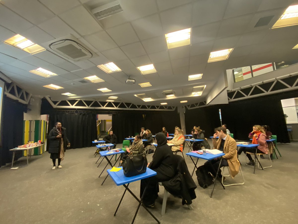 I love <a href="/FGCSTeamEnglish/">@FGCSEnglish</a> department meetings. Every meeting is focused on subject knowledge and PCK delivered by our expert teachers. Today it was George Hayward @G_Hayward98, Temi Awoyejo <a href="/awo_tem/">Tem Awo</a>, Bev Abbott and Amy Decker. Loved every minute of it! <a href="/tayhumphreys_/">Taylor Humphreys</a>