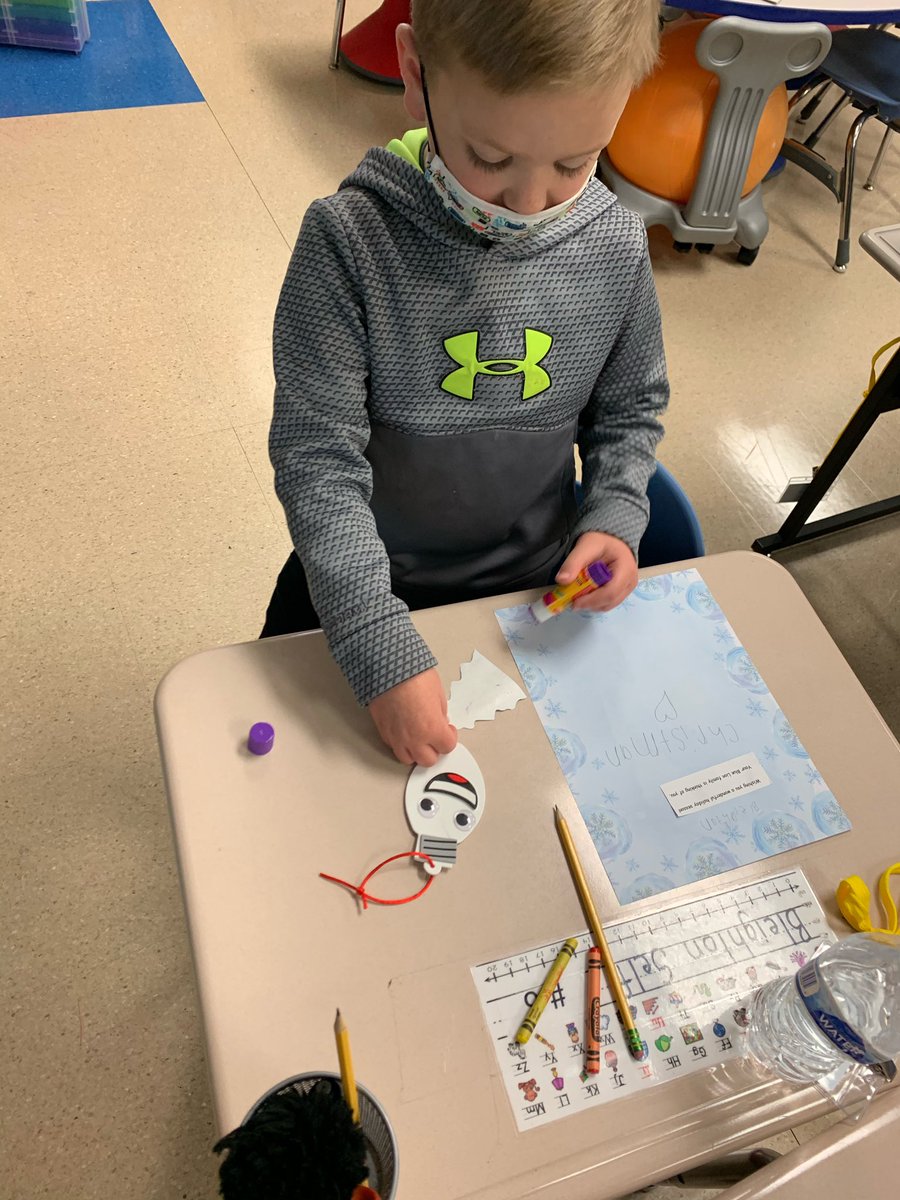 WCHCSCherryHill's tweet photo. 1st Grade @WCHCSCherryHill students creating personalized cards for those in our community during the holiday season💙🦁
#EngagedEmpathy
#InThisTogetherWCH
#LilBlueLions
#CherryHillPrimary https://t.co/gqOxcbbQwv