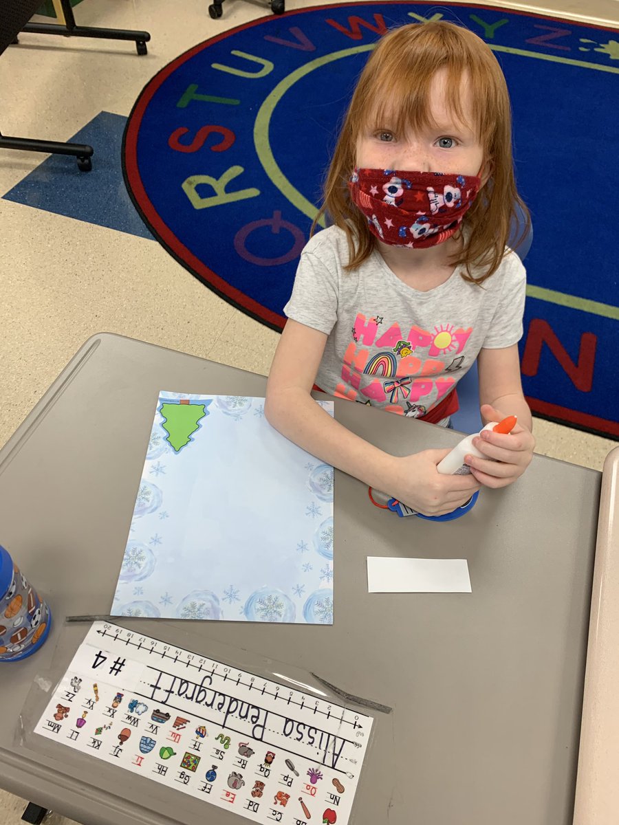 WCHCSCherryHill's tweet photo. 1st Grade @WCHCSCherryHill students creating personalized cards for those in our community during the holiday season💙🦁
#EngagedEmpathy
#InThisTogetherWCH
#LilBlueLions
#CherryHillPrimary https://t.co/gqOxcbbQwv