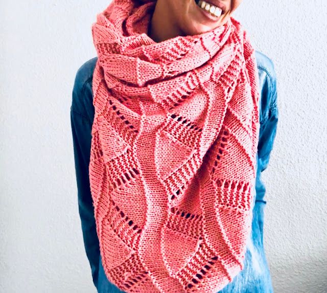 dmcspain's tweet photo. Laura de Knit and Pepper ha tejido este bolero/bufanda/cuello con el algodón invernal extra suave Amie. Este hilo es ligero y dulce al contacto con la piel. Está compuesto por algodón Mako de alta calidad Puedes ver el patrón aquí: https://t.co/6Zwi20hTiN https://t.co/qrnfsDhk0R