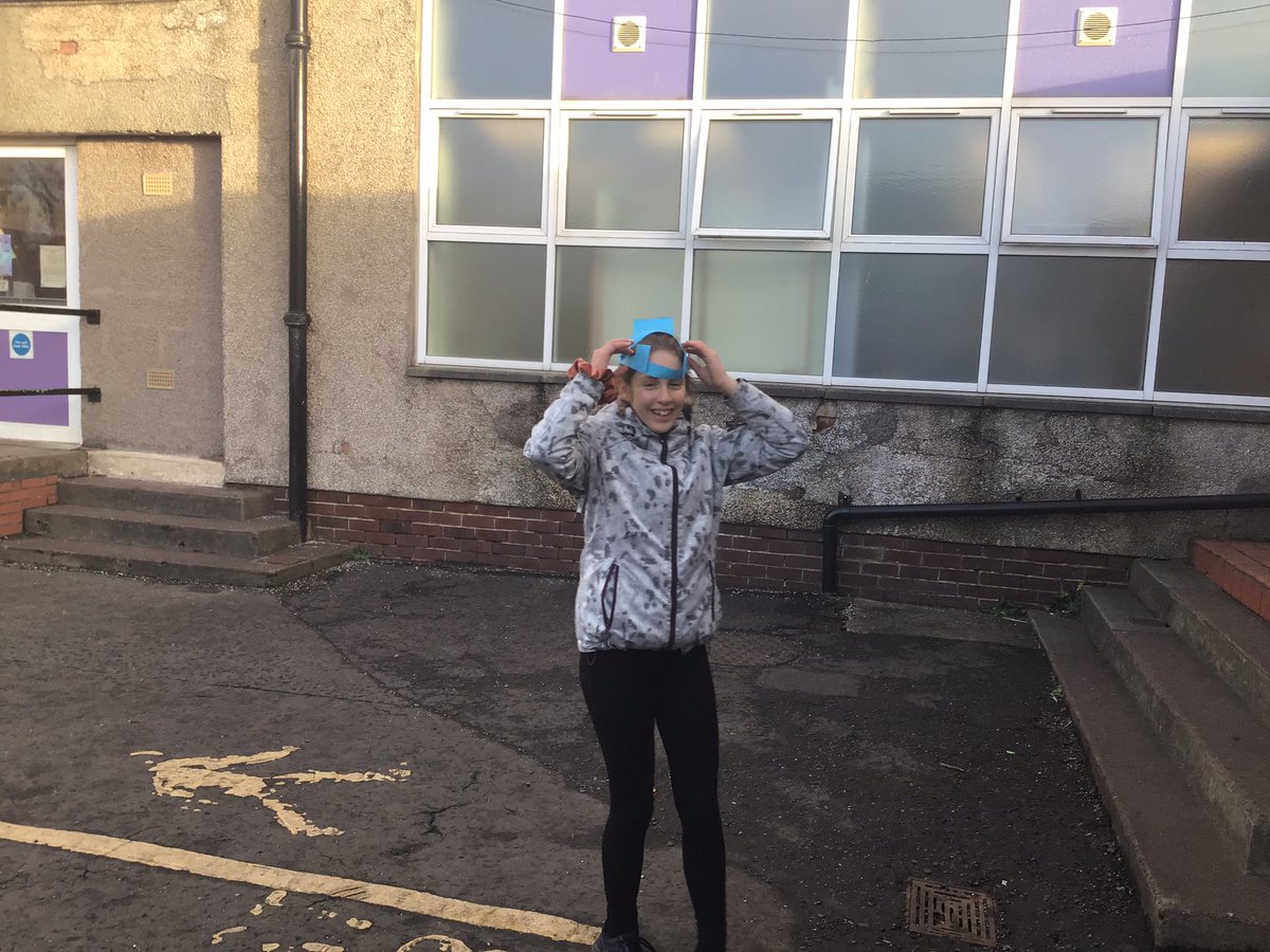 MrsBLanglees's tweet photo. Primary 7 made some Christmas crafts to wear on the Christmas Daily Mile #12DaysofFitmas https://t.co/19gHh0Gvk9