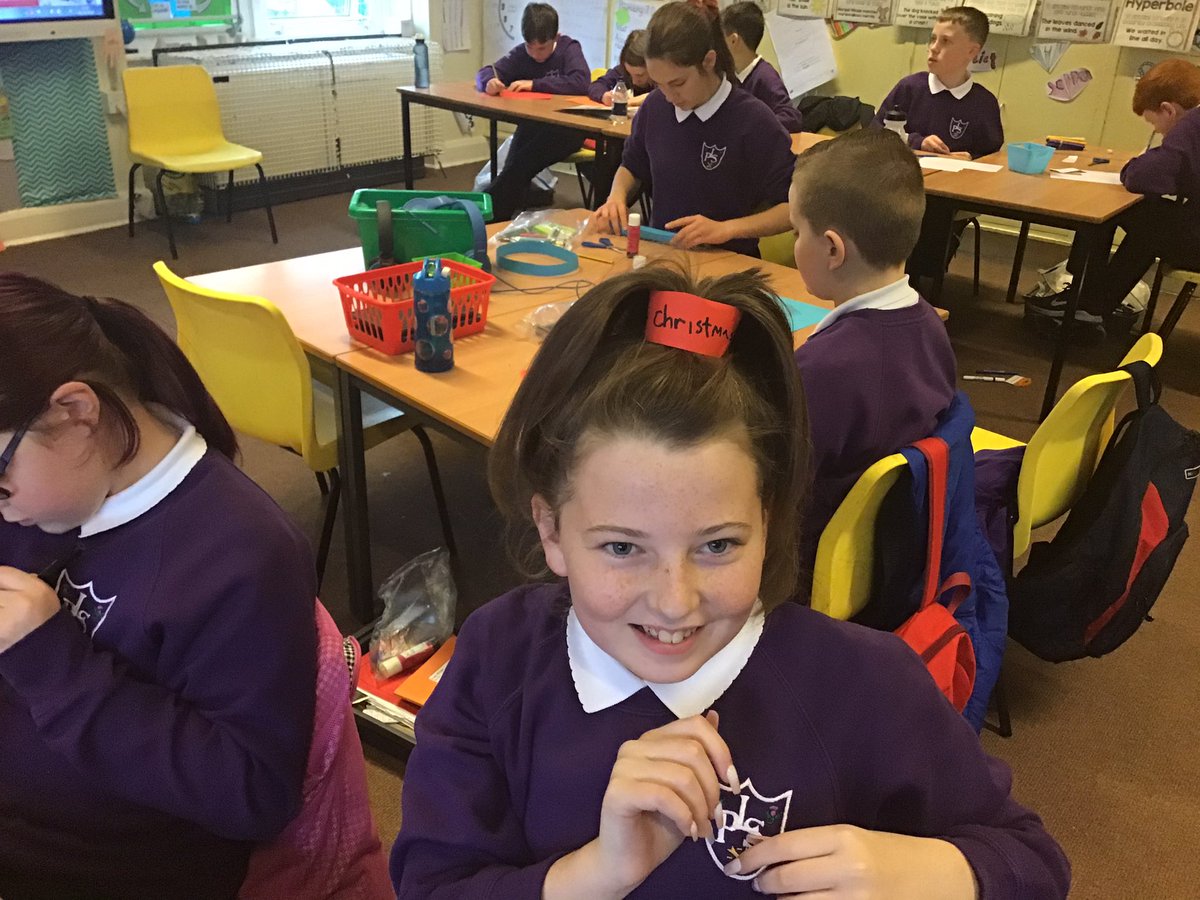 MrsBLanglees's tweet photo. Primary 7 made some Christmas crafts to wear on the Christmas Daily Mile #12DaysofFitmas https://t.co/19gHh0Gvk9