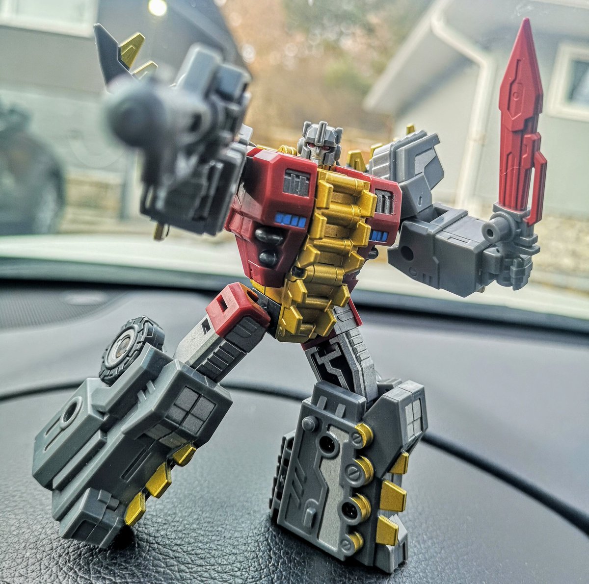 PlasticSparkYYC's tweet image. Today&apos;s #dashbot - Iron Factory EX-09 Gladius