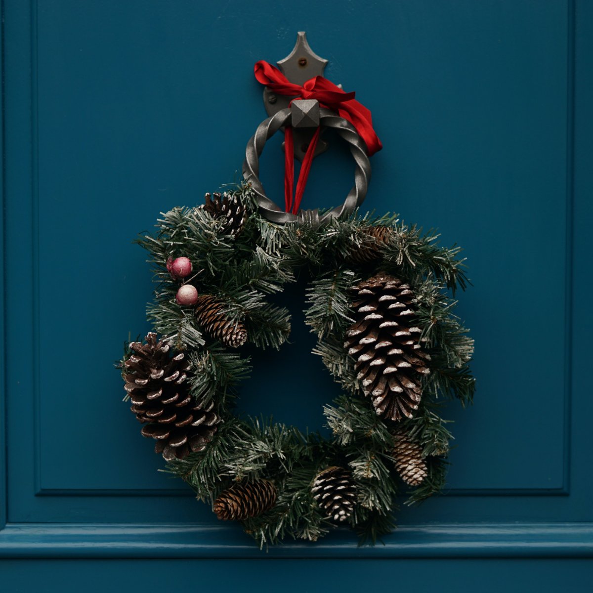 The holidays are approaching! How are you celebrating the season? We'd love to know what your traditions are! #SETXREALTOR #DanaJohnsonTeam #ListingAgent #BuyersAgent #409Realtor #StagingConsultant #Stager #RemaxOne