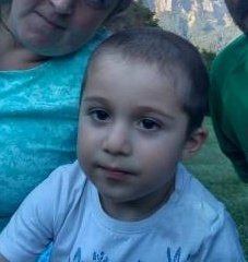 Erreharria1's tweet photo. Este es Aratz, el hijo de mi prima Iratxe.
 Aratz tiene 4 años y padece distrofia muscular Duchenne &amp; Becker .
Han sacado un aceite solidario a la venta para ayudar a la familia.
Si queréis más información
https://t.co/GUSmRzKJUe https://t.co/SBgUjWd9Ol
