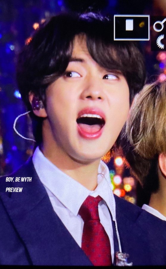 jingallery's tweet photo. he has reached the maximum level of happiness #진 #석진 #JIN https://t.co/4S2X35cGT7