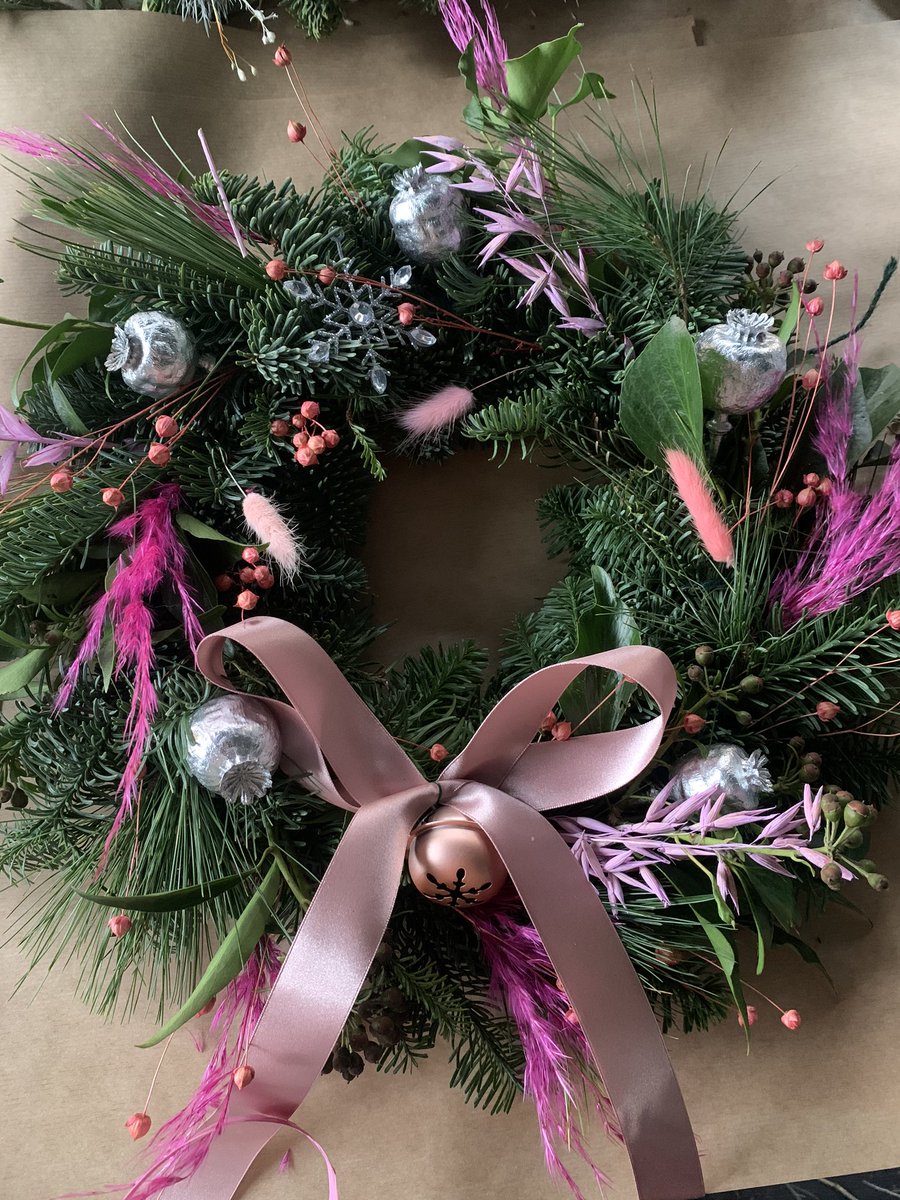 katdeac's tweet photo. We are still hand making wreaths to order if you would like one drop me a message 💕
#ChristmasWreathOrders #ChristmasWreaths #Christmas #Wreaths #Orders #MagicalColours #christmasmagic✨ https://t.co/QQy1FbI19L
