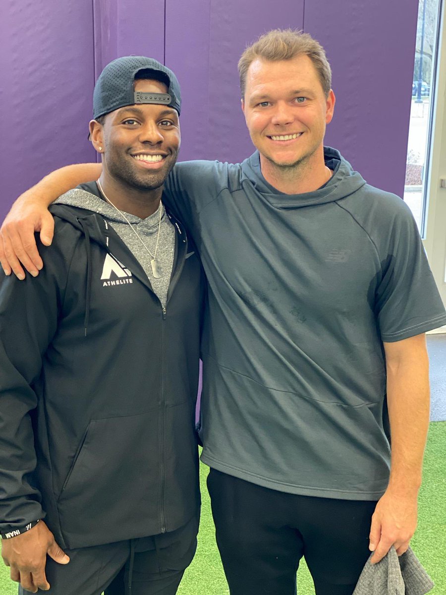 SonnyGray2's tweet photo. Best trainer there is @jholt23 https://t.co/q81wS0Ch6Z