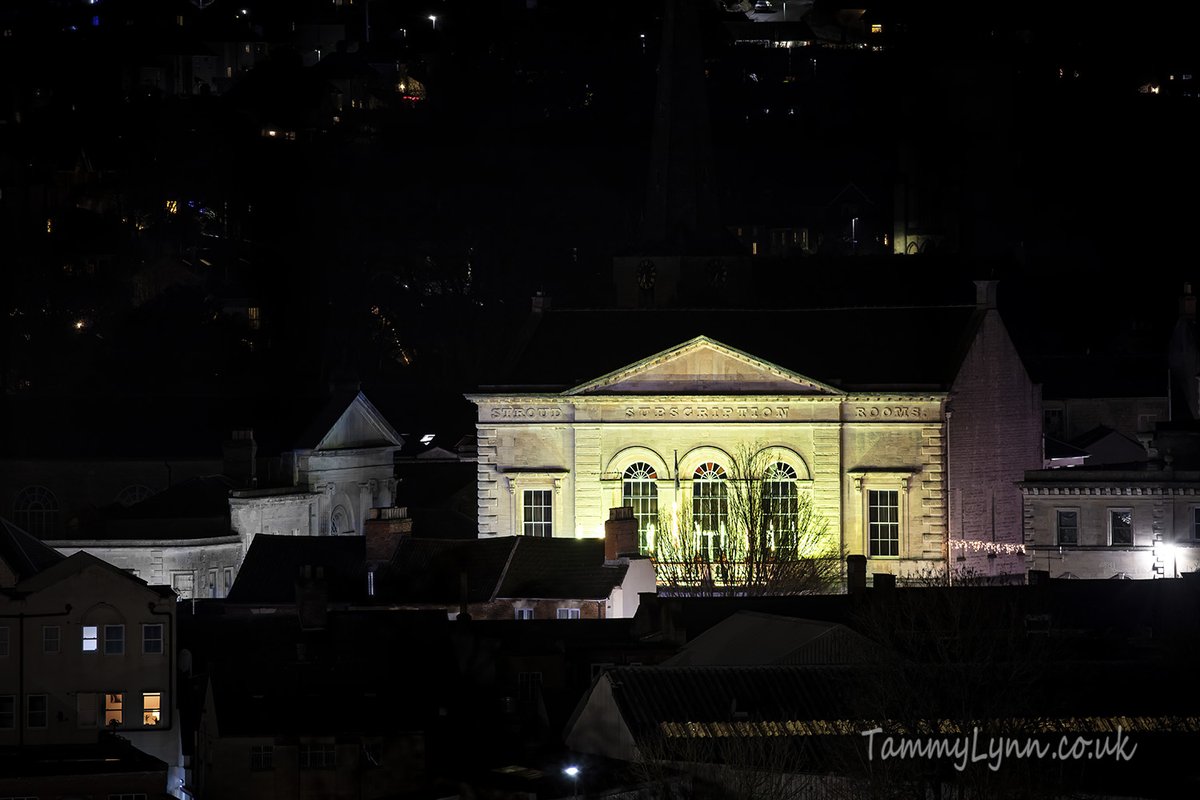 TammyLynn_17's tweet photo. In honour of #griefawarenessweek The @SubRoomsStroud have lit up the Sub Rooms yellow. Here are a couple photos I took while hanging out my bedroom window.
More info about the lights on Facebook here: https://t.co/OdCoPnM69n
#EverythingIsLight #joy #hope #thegoodgriefproject https://t.co/PgUFvGMEfE