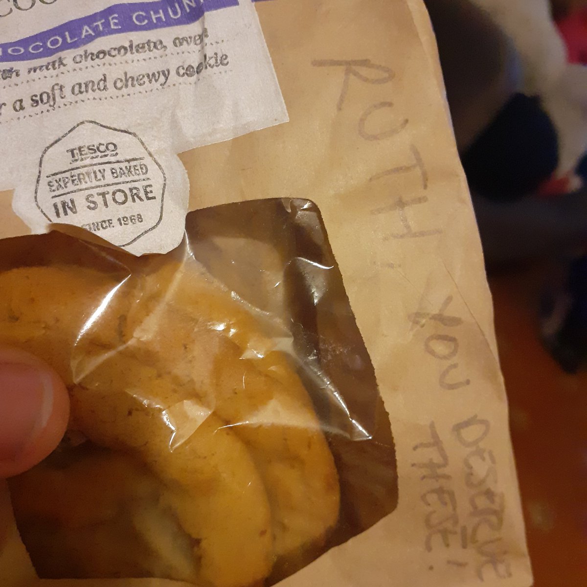 littlemissbumpr's tweet image. When you had a shockingly terrible week last week and no thanks, and your best mate leaves a pack cookies. I just noticed she'd left a note on the pack. 

It really is the little things. 

#Workchallenges #bestfriends