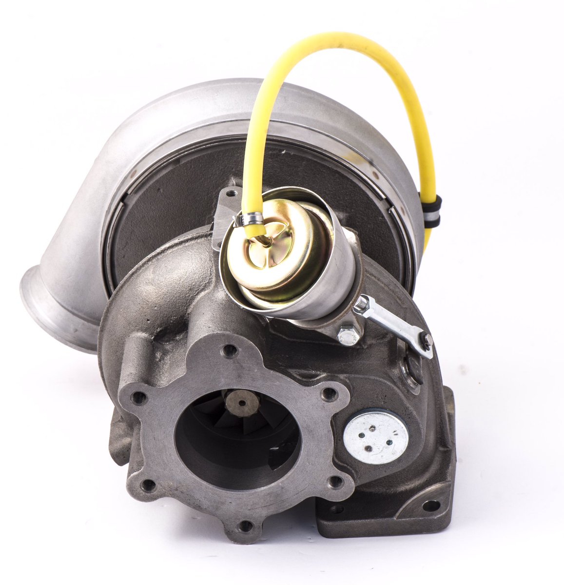SafferTurbo's tweet photo. Ürün yelpazemize bir ürün daha ekledik. Karşınızda SFR4033. Mercedes Axor Euro 4/5 modelleri için %100 YERLİ olarak üretilmiştir. Milletimize hayırlı olsun. 

#turbocharger #safferturbo https://t.co/9QiLYpshiD