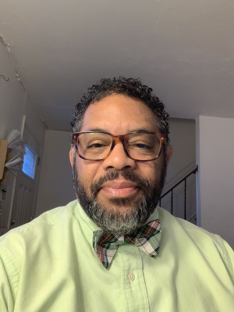 Bow Tie Tuesday starting to rock holiday colors.....