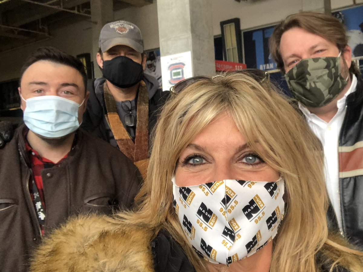 LisaManningVO's tweet photo. Stop on by #ToyField @NissanStadium and bring a toy for a child or gift for a senior...@955NASHICON Be here til 7PM! Help make Christmas special for the @SalArmy Forgotten Angels🎄@stewjamesradio #MartyMcFly #JeffWomack 🥰🎅🏻 https://t.co/z1QQFHqE3D