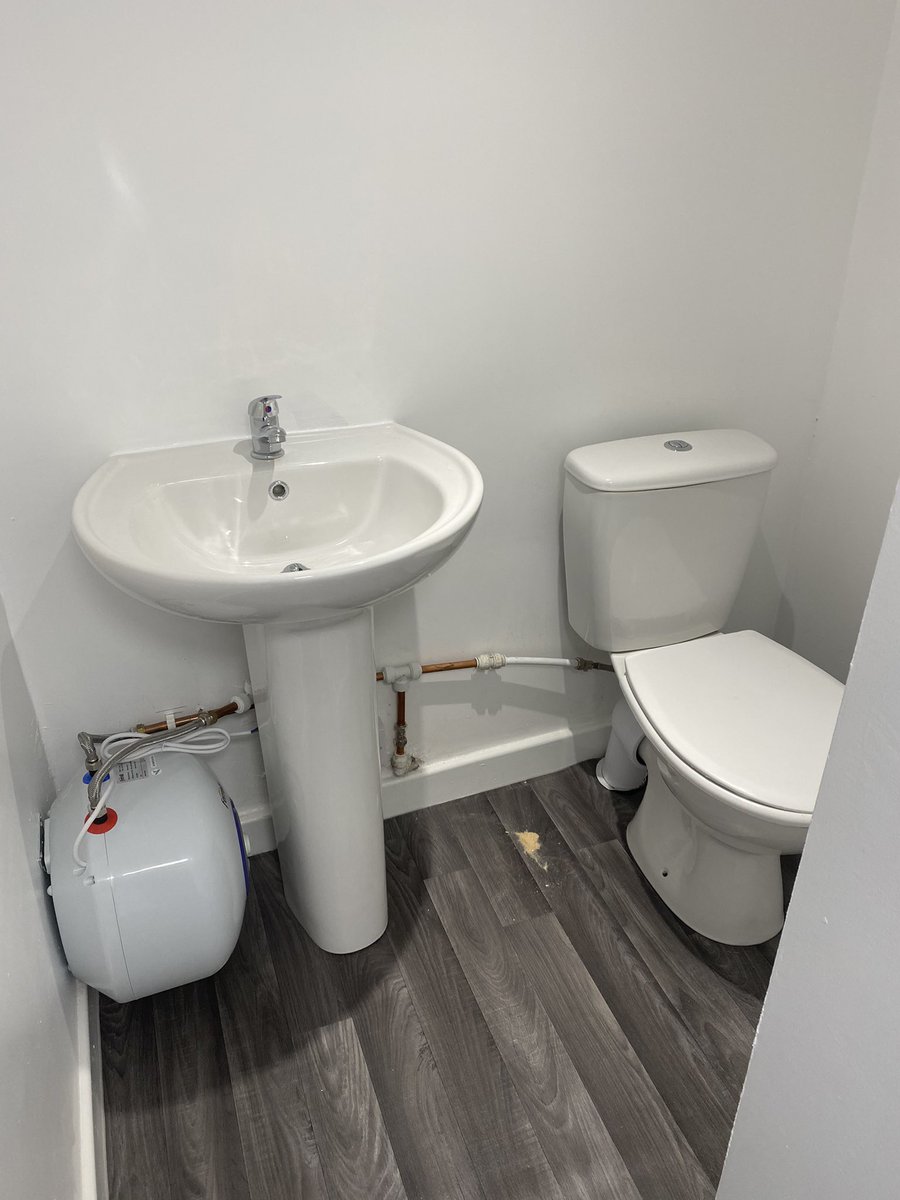 Area 164 tweet media