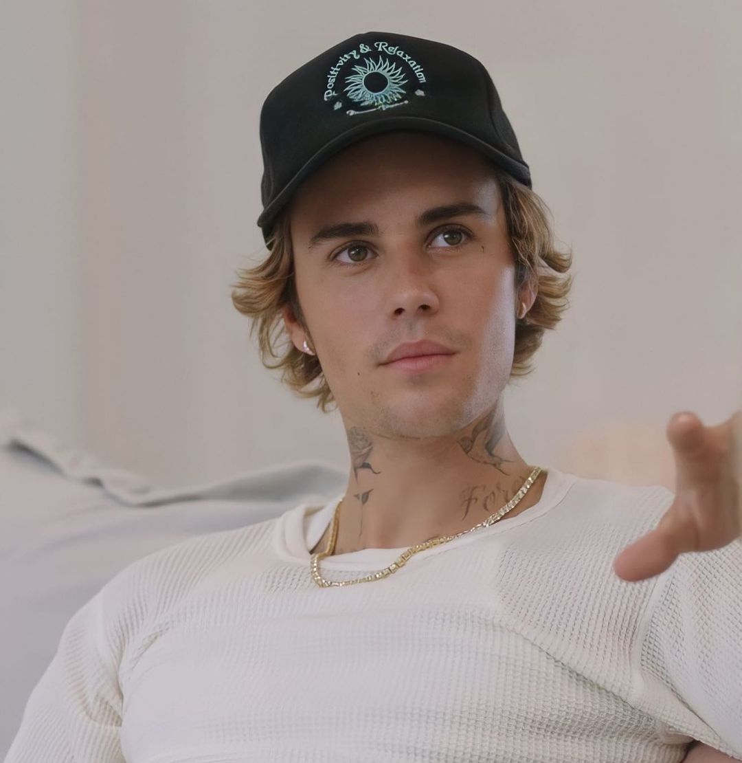 Justin Bieber CALLS OUT some haters and we're all here for it! ☕ Want to Know the Tea?! Hollywire's Got You Covered! youtube.com/watch?v=baVS_Y… #CelebrityNews #Hollywire #BieberFever