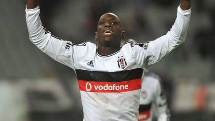 CANIMIZ 

KANIMIZ 

DEMBA BABAMIZ 🙏🏻 YANINDAYIZ #Notoracism <a href="/dembabafoot/">Demba Ba</a>
