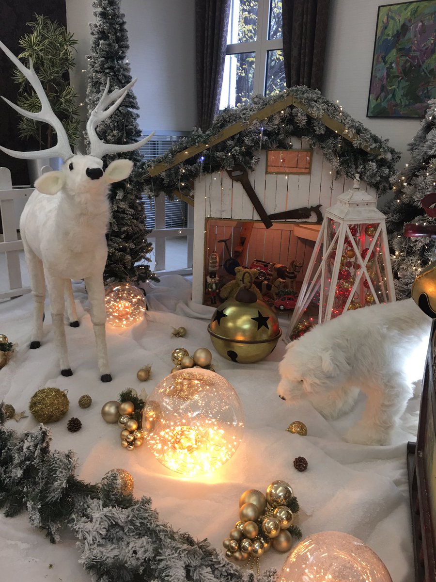 FalckCatherine's tweet photo. C est Noël dans les résidences De la région Paris 92 ! 🎄@FalckCatherine @Groupe_DomusVi https://t.co/FG8nopOsLE