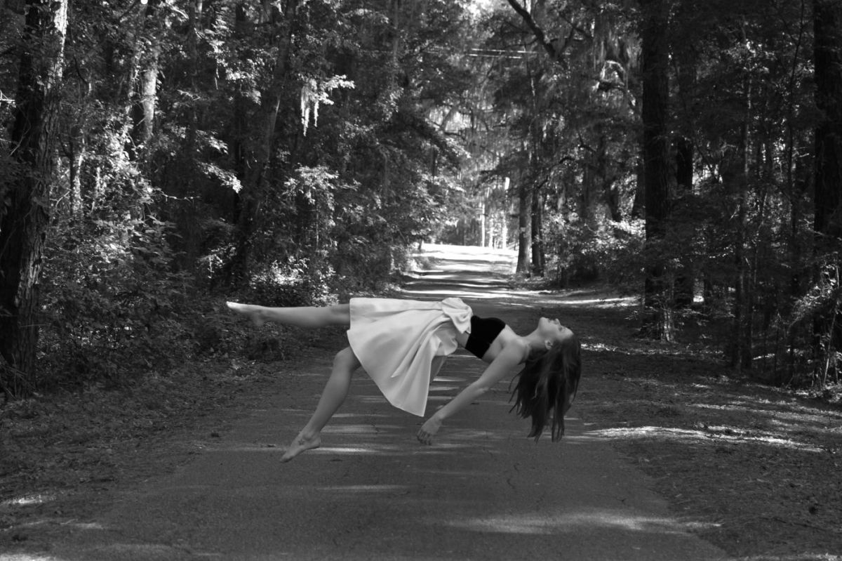 aisha_vocal's tweet photo. Read my friend's #shortstory : ‘Float’ by Romana Guillotte https://t.co/AaZGkWAhW1 #flashfiction via @hypnopompmag @RomanaGuillote7 https://t.co/dLzJmjtf9Z