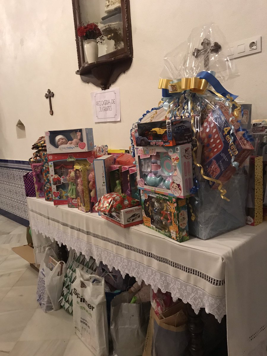 Desde estas líneas la hermandad quiere agradecer enormemente a todos los hermanos y personas que han contribuido en la recogida de juguetes para la asociación de Alpred. Muchas gracias a todos ❤️ 👏🏻👏🏻

Y a nuestra querida <a href="/ElRocioLEBRIJA/">Hdad. Rocío de Lebrija</a> por esa gran cesta de juguetes 💜❤️