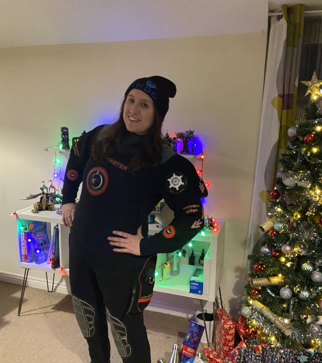 Merry Christmas to me! Thanks for the new suit <a href="/HertsDiveClub/">Herts Dive Club</a> - best gift from me to me! #scubagirl #drysuit #padi #giftforme