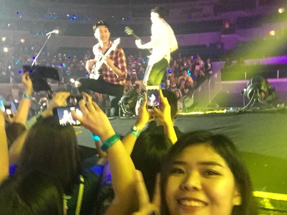 Goodbye__winter's tweet photo. #BetweenUsManila #CNBLUE AAAAAA I MISS! HAPPY 3RD ANNIVERSARY π https://t.co/vRU2xKlbXu