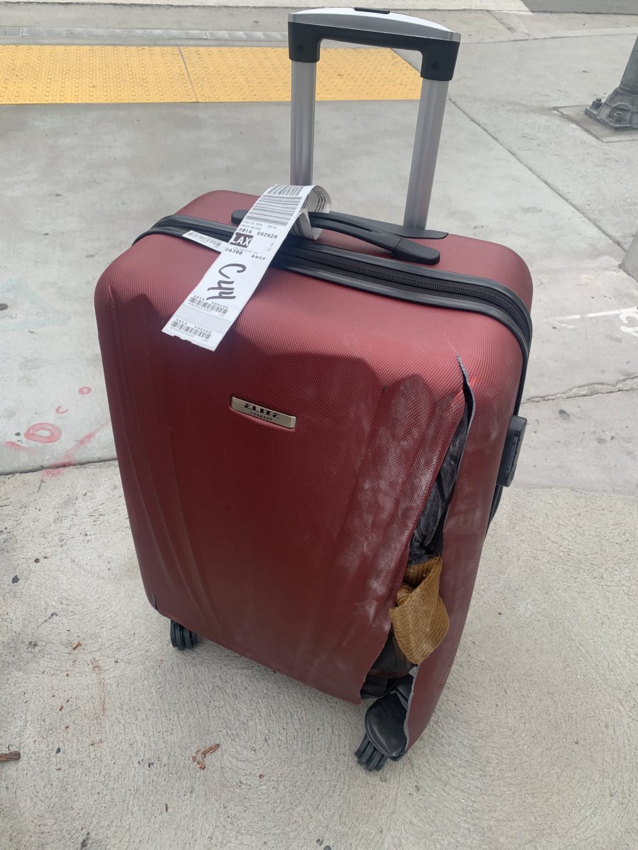 TheWinLegacy's tweet photo. @united  landed back in LAX only to discover that not only was my luggage + clothing destroyed, but 2 rings taken from my suitcase!

WTH 😔 https://t.co/4bzq1JEvap