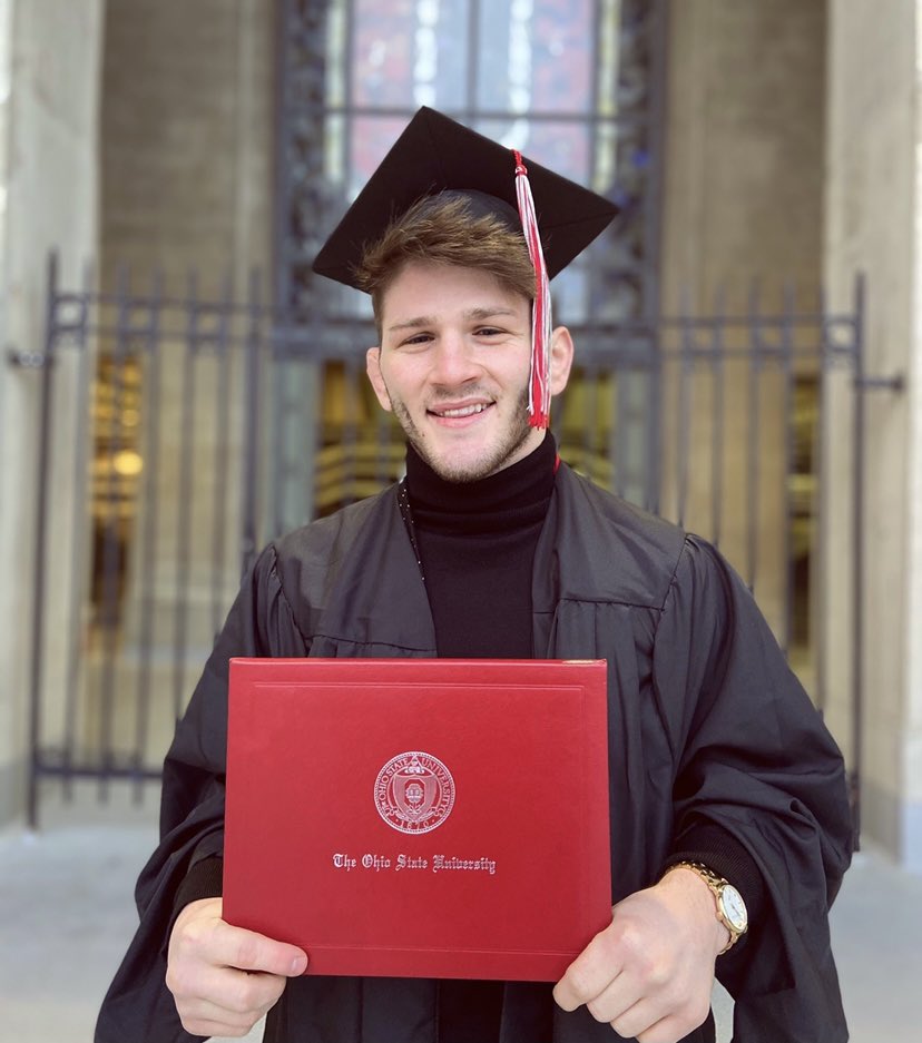 AnthonyAgazarm's tweet photo. Took a hit
Never lost value💯👨🏼‍🎓 https://t.co/z1jeA5RyIs