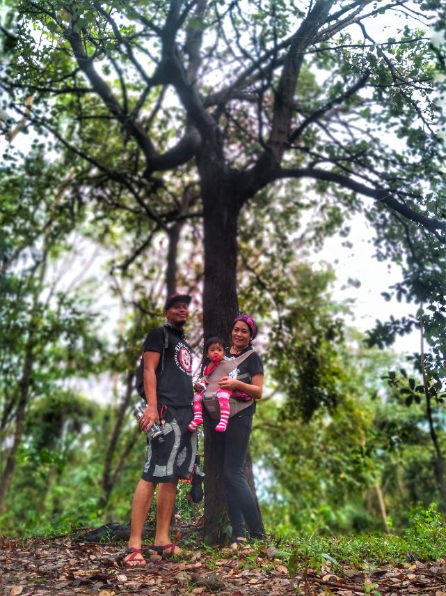 elgraciastravel's tweet photo. Life is either a daring adventure or nothing. ❤

~Newly opened mountain in Bulacan,  first mountain of our little one and the trail is named after her "STAR TRAIL" since she is the youngest who reached the summit. 

#LaelleStar #FirstMountain #MajorHike #MountCoronaviaStarTrail https://t.co/jaf6T0Jnrt
