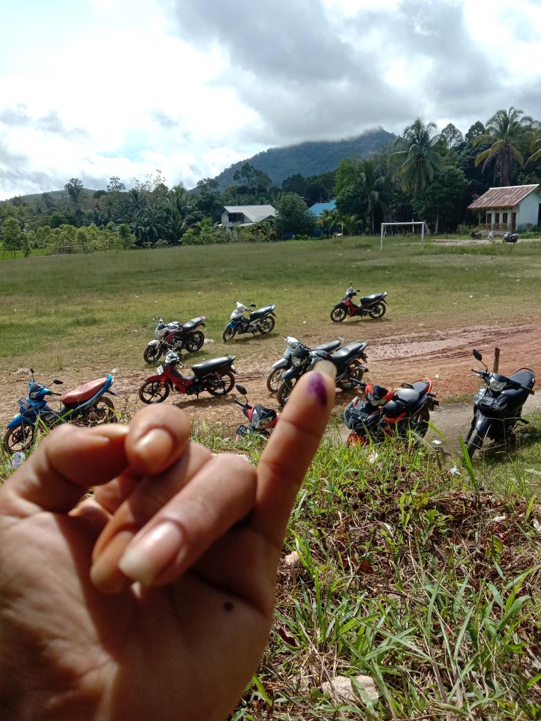 Jangan bilang fackboy,saya sudah punya hak pilih yg berhak untuk memilih😂😂