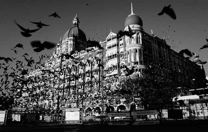 muztaba248's tweet photo. "B-n-W Mumbai"
.
#mumbai #_soi #everydaymumbai #world_bnw #streetphotography @the_hindu #blackandwhitephotography #instagram #photography #bnw_india #bnw_planet #bnw_magazine
@TOIMumbai @AP_Magazine @MagnumPhotos @NatGeoPhotos https://t.co/8Z1gcr4flp