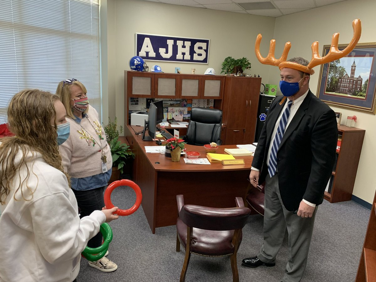 mallory_kincaid's tweet photo. Just another day @AuburnJrHigh  with @rtreed_ajhs making reindeer day a lot of fun! No one got a free chicken sandwich. #AJHSonDean https://t.co/BsaI3WaKx2