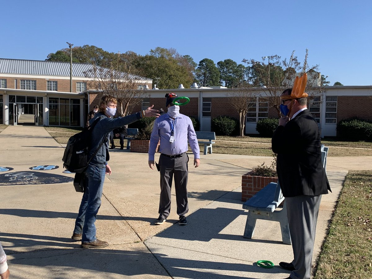 mallory_kincaid's tweet photo. Just another day @AuburnJrHigh  with @rtreed_ajhs making reindeer day a lot of fun! No one got a free chicken sandwich. #AJHSonDean https://t.co/BsaI3WaKx2