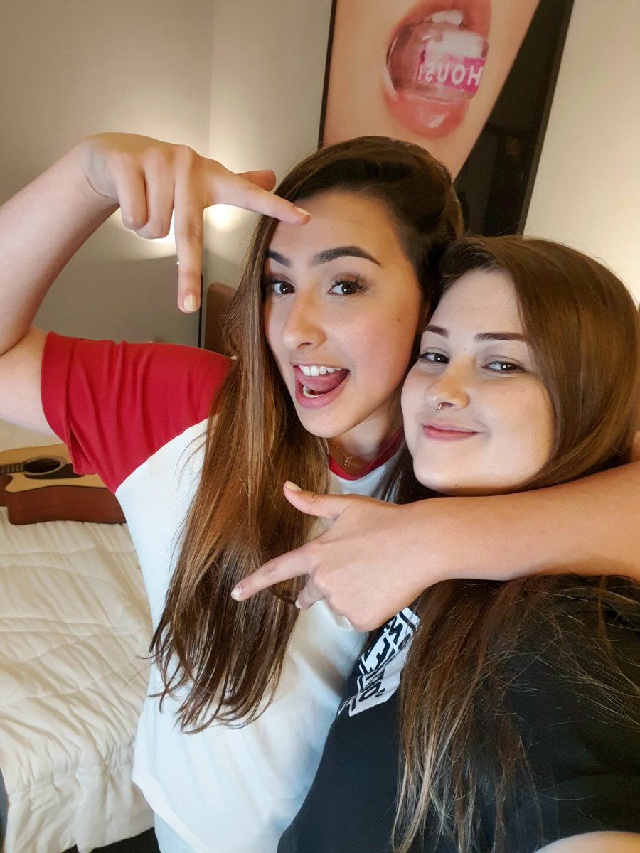 reflexei's tweet image. Parabéns pelos 6 anos, vida. Tu merece absolutamente tudo que já conquistou, e com certeza virão ainda mais coisas pela frente pq tu vai loonge nesse mundão! Voa menina. te amo. @bibitatto

THANKS BIANCA TATTO