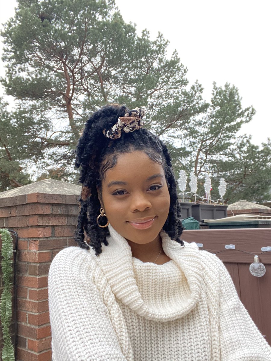 ArionWheeler's tweet photo. It’s been a long year so I thought I’d bring some happiness to the TL. I created a case study about our everyday black woman in the beauty industry and I’ve been awarded as a @fsf1937 scholar and a recipient from @virgilabloh Post Modern Scholarship Fund. 

For us by us 🤍✨ https://t.co/MtTw5g6gsU