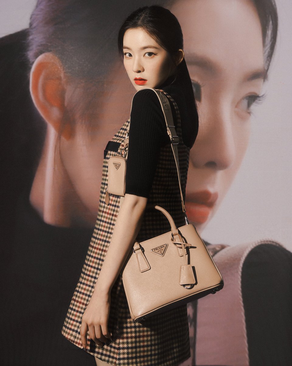SeulReneDaily's tweet photo. |OFFICIAL| 201207 [🐰] #IRENE #아이린 for PRADA X Vogue Korea #IRENExPRADA #RedVelvet #레드벨벳
https://t.co/dX6kAhTRn9
https://t.co/BSzJY3hhW1
https://t.co/fUilM4MYeT
https://t.co/IRBPd85QDO https://t.co/qvySsqMVem