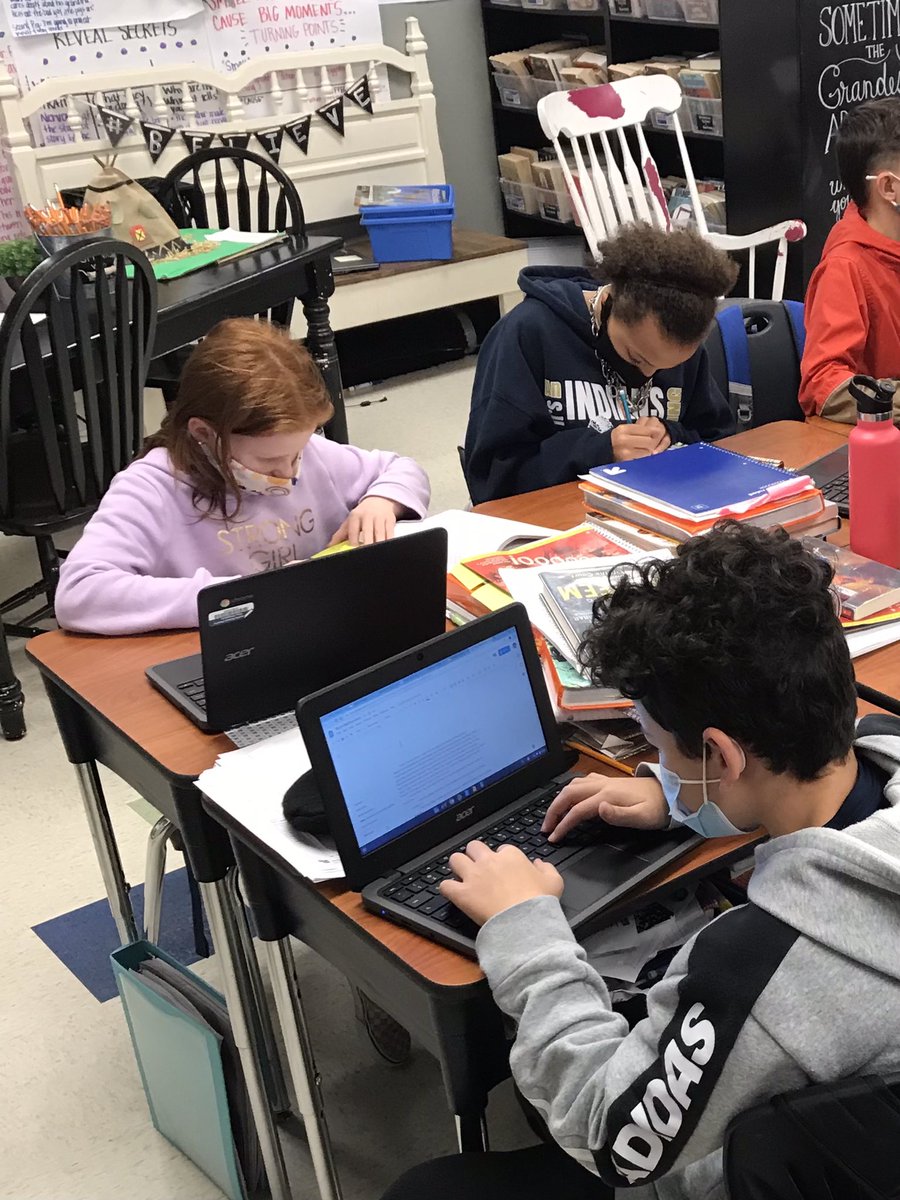 Principal_PeteJ's tweet photo. Mrs. Eikel’s writers are hard at work as usual. They were typing and revising some of their most recent drafts. @eikel_s #LionsStickTogether #LVELearns https://t.co/kNJRPhBf4r