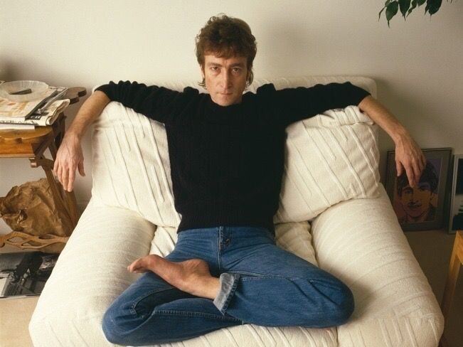 JDSimomusic's tweet photo. #somemaysayimadreamer #butimnottheonlyone #ijustbelieveinme #workingclasshero Missing you especially in these times @johnlennon ❤️💙❤️💙 https://t.co/r76oy3ejlu