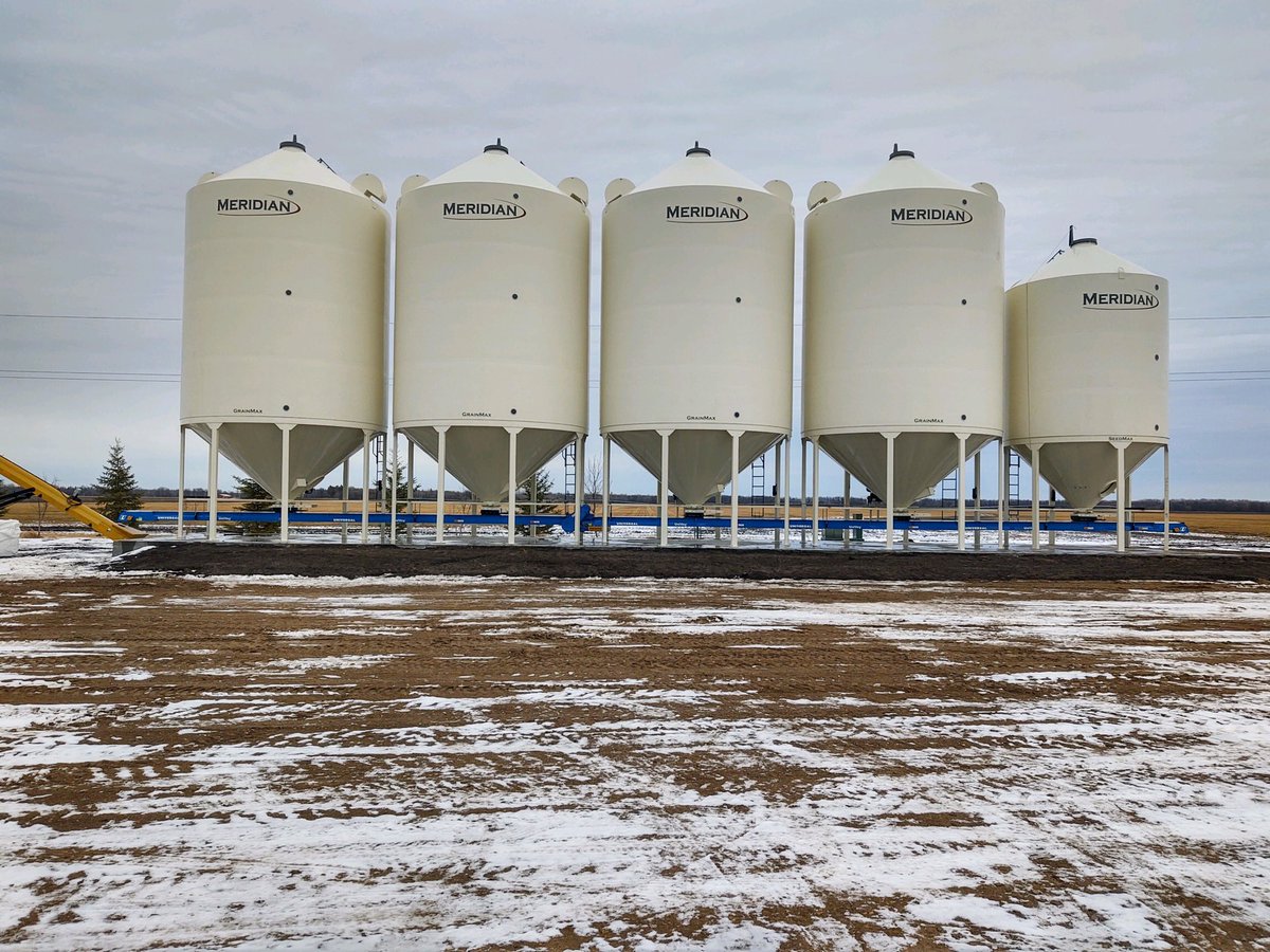 PremiereShort's tweet photo. Thanks Again @South89Seed for trusting the UniVey-professional grade underbin conveyors on your new site.  It looks AWESOME! @unified_ag @UniversalIndInc https://t.co/CREDaHA8FZ